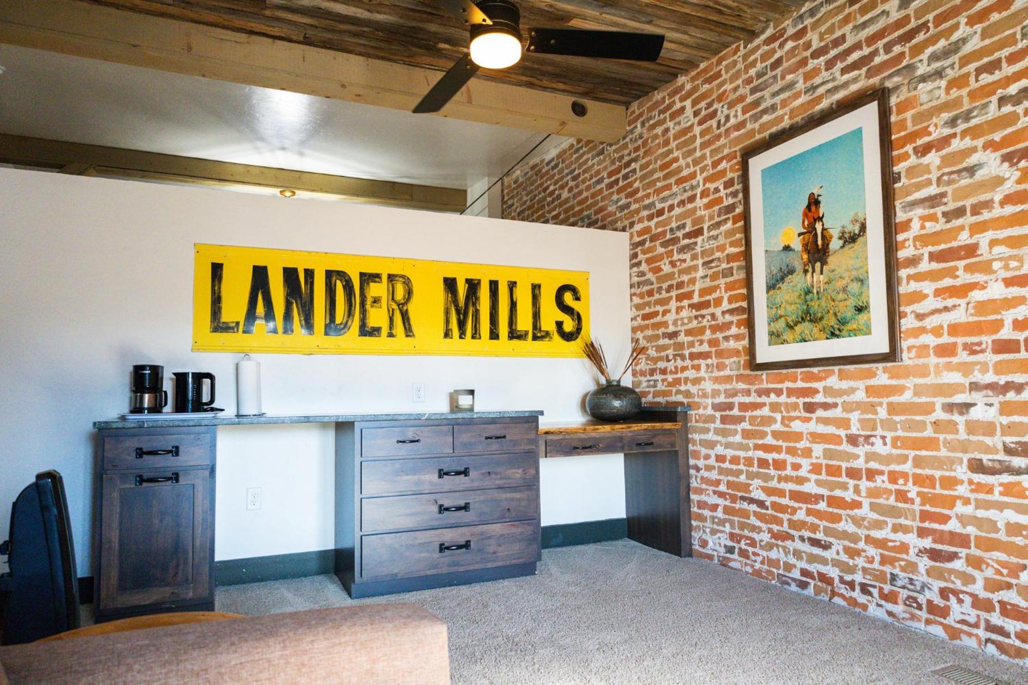 Lander Millhouse酒店 外观 照片